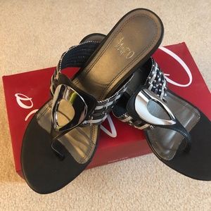 Impo size 8.5 sandal